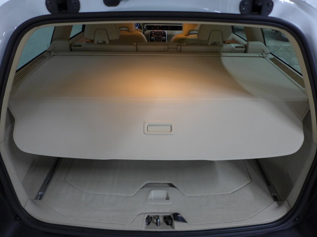 Used 2016 Volvo XC70 T5 Platinum w/ Protection Package image 62