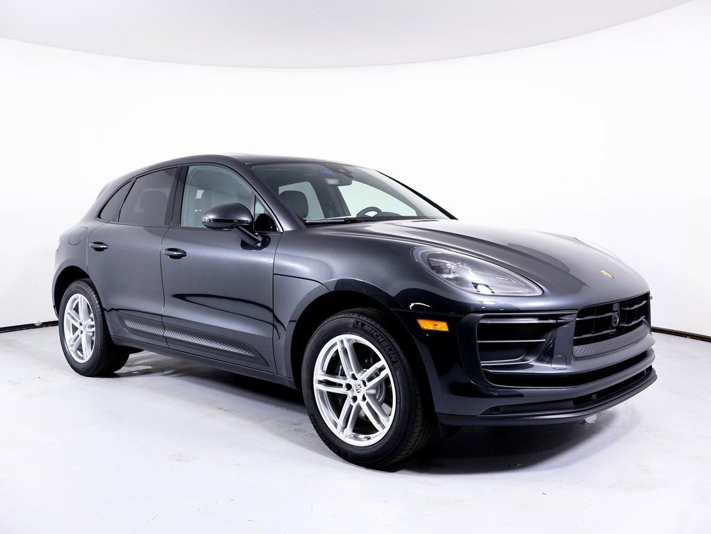 Certified 2025 Porsche Macan image 24