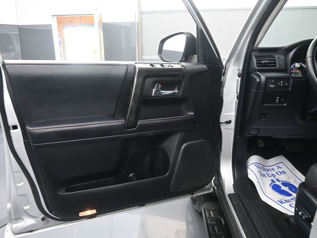 Used 2024 Toyota 4Runner TRD Off-Road Premium image 10