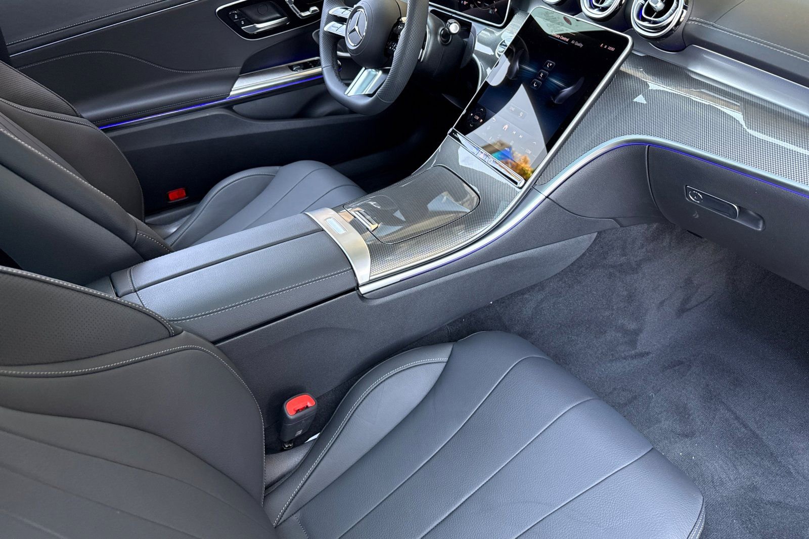 Used 2025 Mercedes-Benz CLE 300 4MATIC Coupe image 13