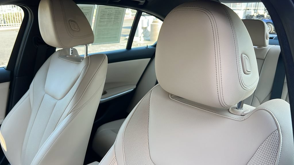 Used 2024 BMW 330e w/ Convenience Package RWD image 13