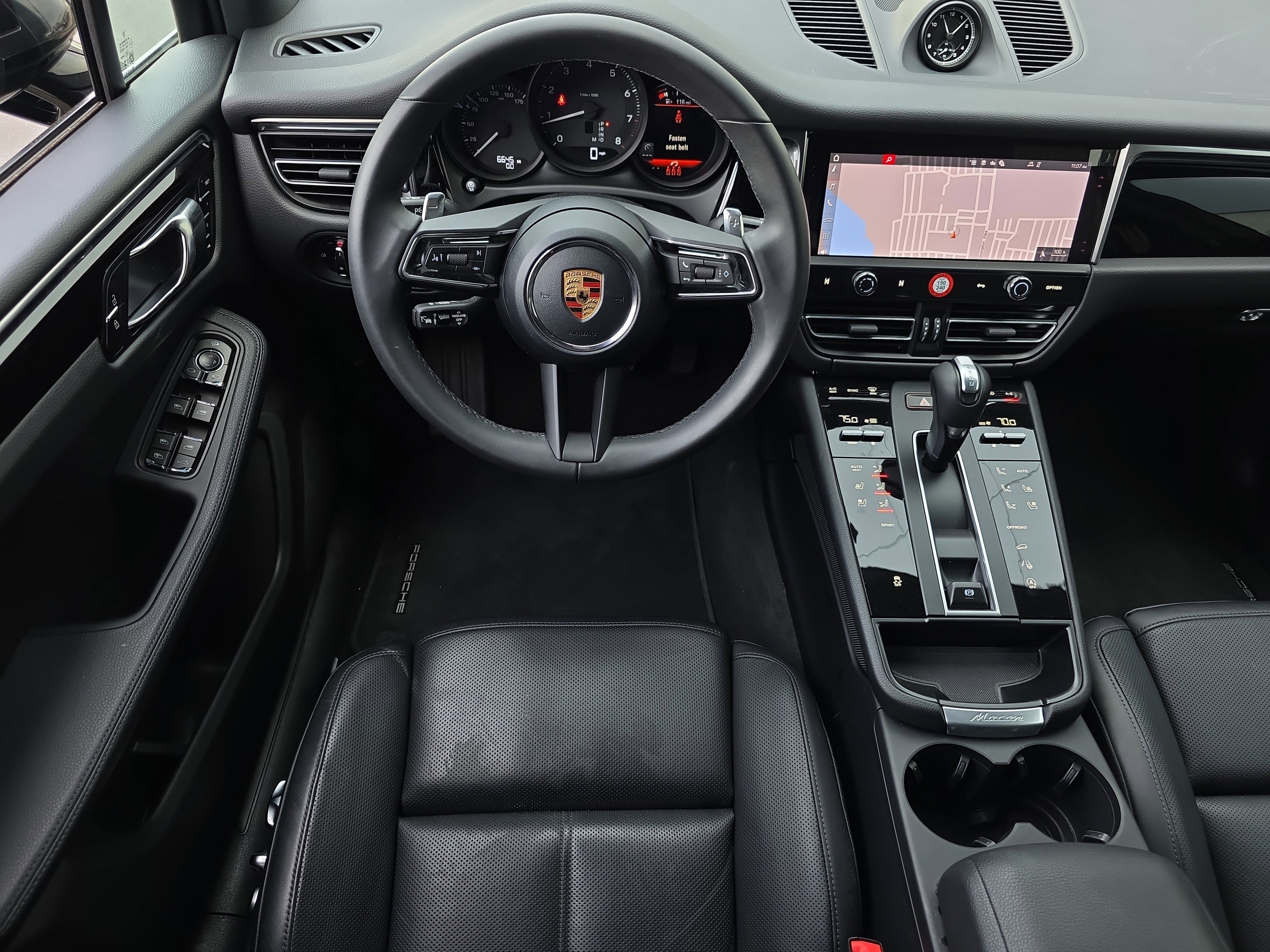 Used 2026 Porsche Macan AWD/4WD image 14