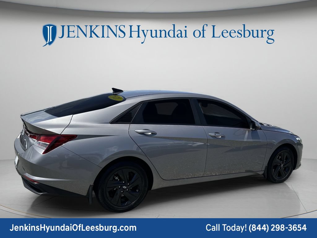 Used 2021 Hyundai Elantra SEL w/ Convenience Package FWD image 4