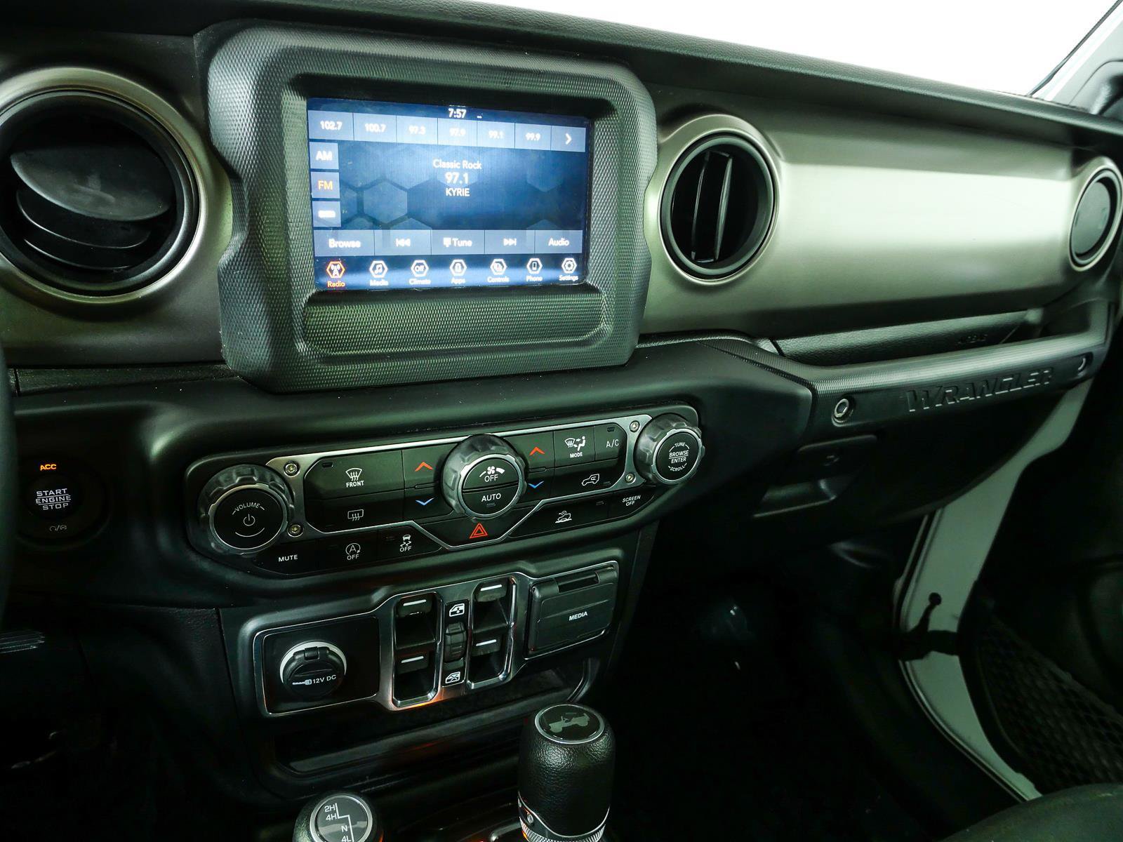 Used 2021 Jeep Wrangler Unlimited Sport AWD/4WD image 13