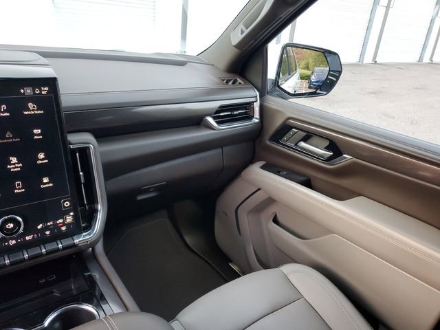 Used 2025 GMC Yukon XL Elevation image 14