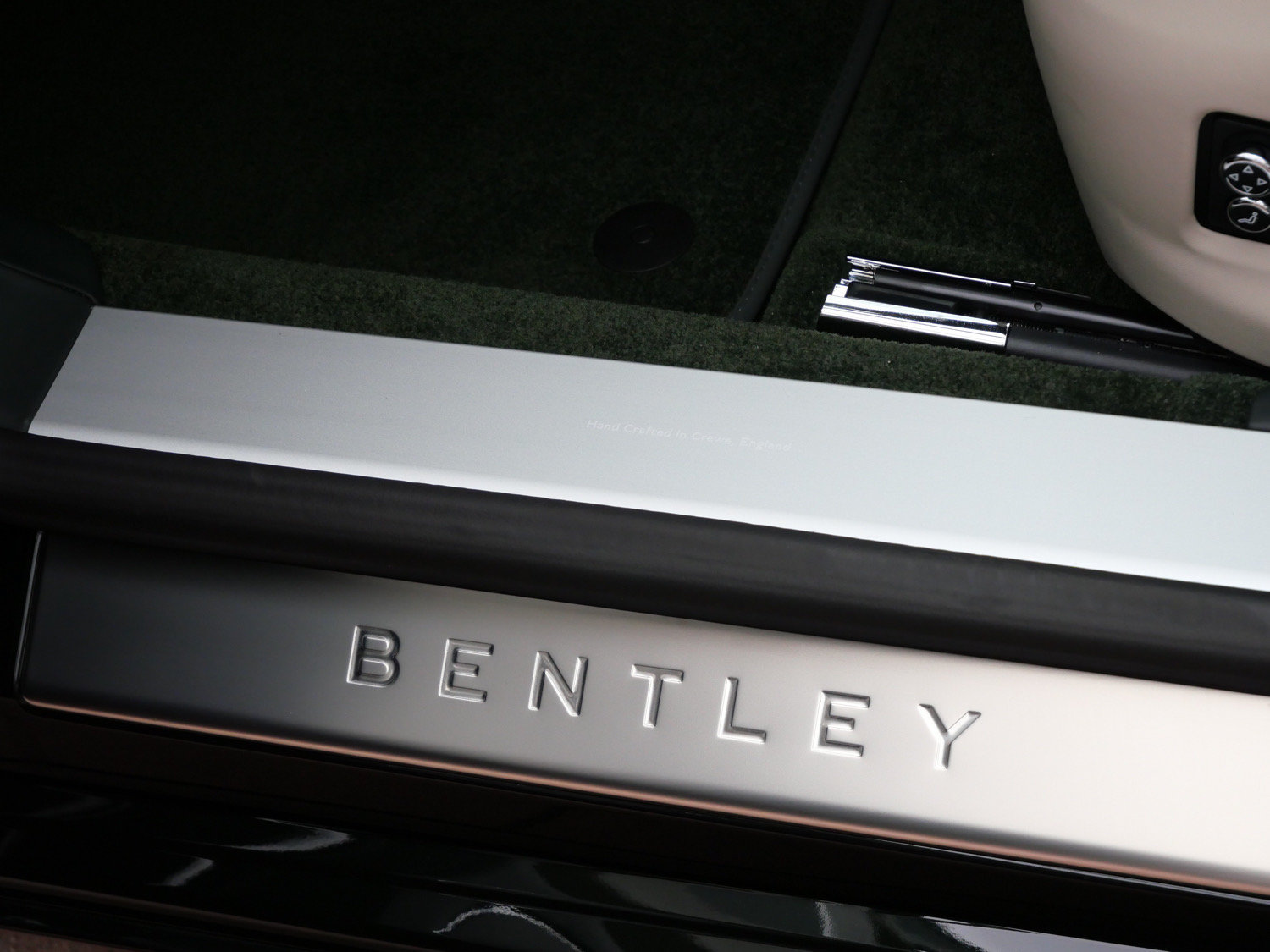 New 2026 Bentley Flying Spur V8 AWD/4WD image 16