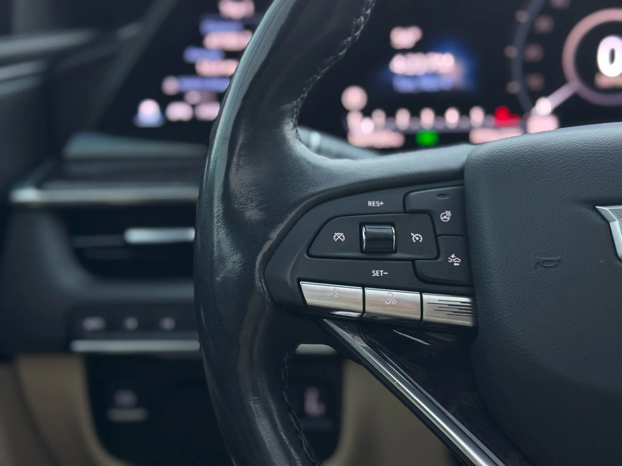 Used 2021 Cadillac Escalade ESV Premium Luxury image 33