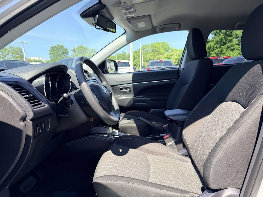 Used 2025 Mitsubishi Outlander Sport ES AWD/4WD image 15