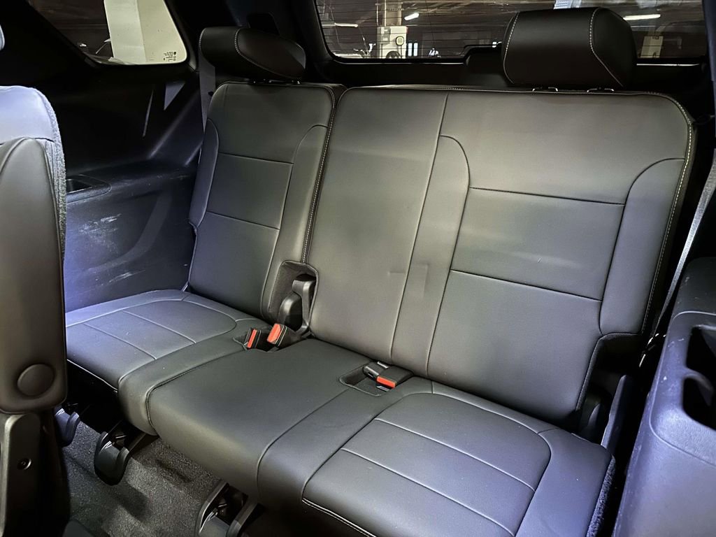 Used 2023 Chevrolet Traverse LT image 17
