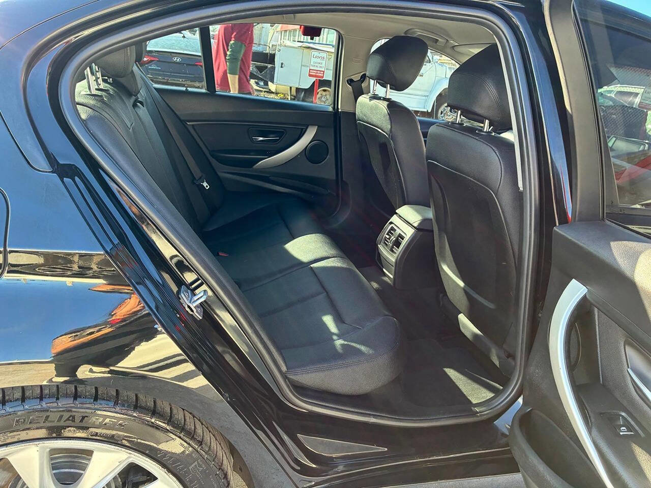 Used 2018 BMW 320i Sedan image 7