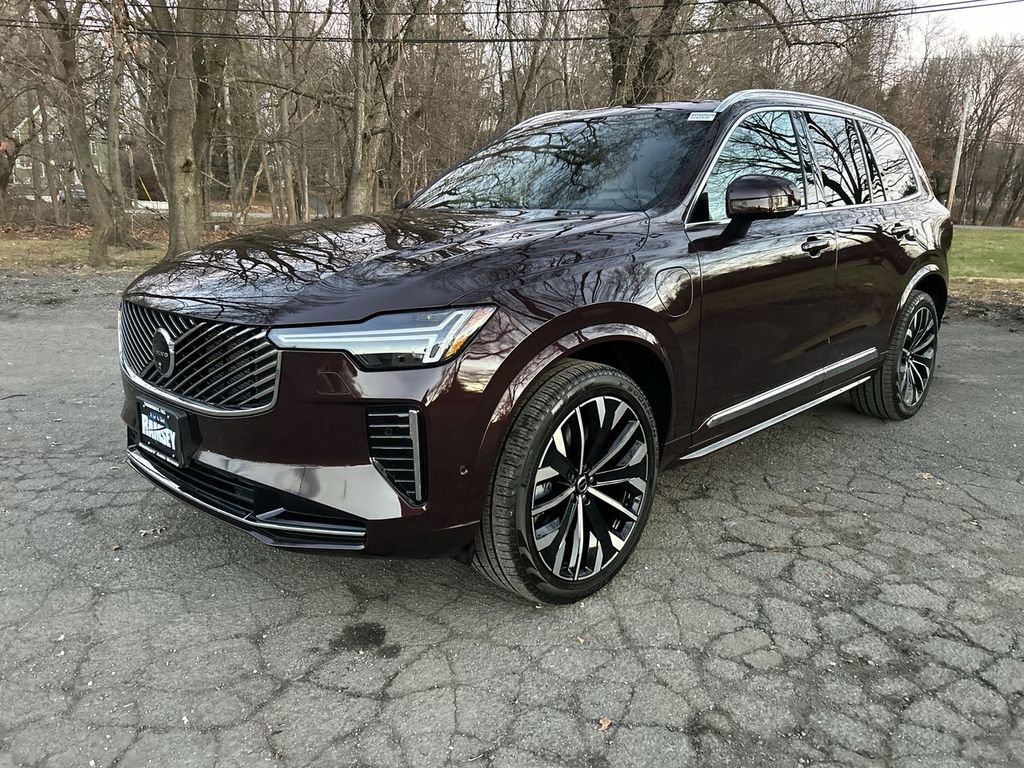 Certified 2025 Volvo XC90 T8 Ultra image 4