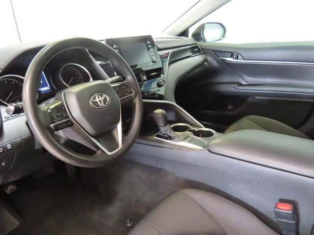 Used 2022 Toyota Camry LE FWD image 4