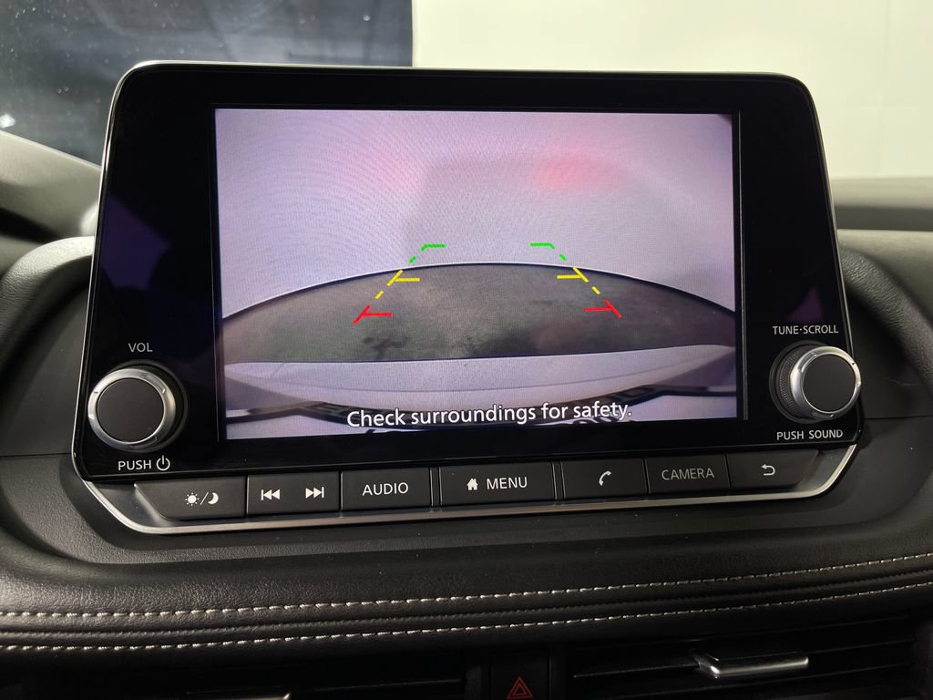 Used 2025 Nissan Rogue SV FWD image 23