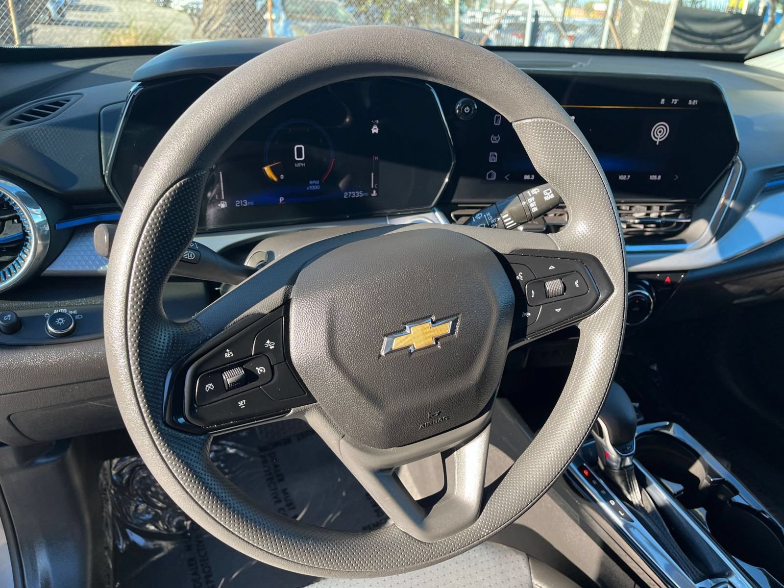 Used 2025 Chevrolet Trax LT FWD image 29