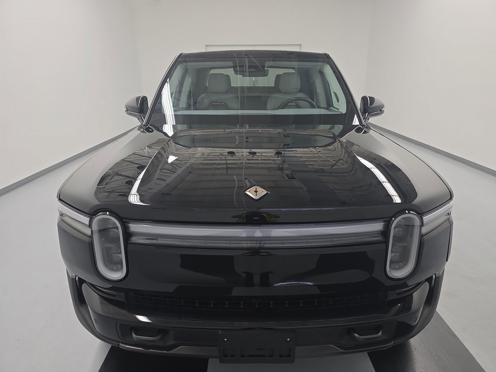Used 2025 Rivian R1T Premium AWD/4WD image 8