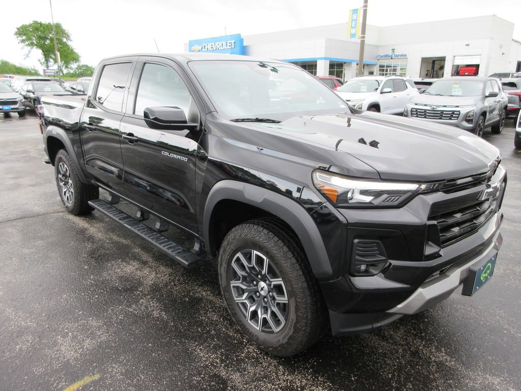 Certified 2024 Chevrolet Colorado Z71 w/ Z71 Convenience Package 2 AWD/4WD image 7