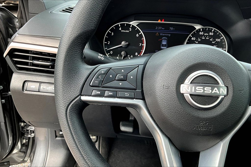Used 2025 Nissan Altima 2.5 SV FWD image 12
