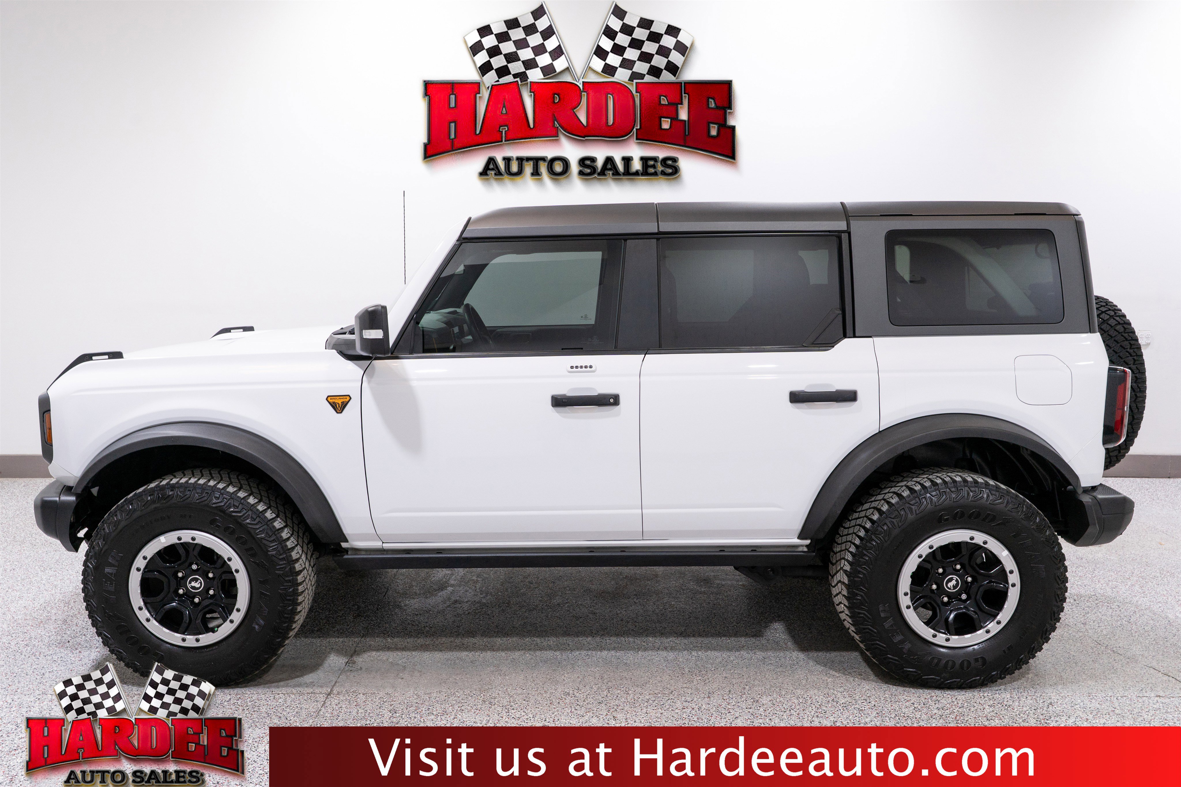 Used 2023 Ford Bronco Badlands w/ Sasquatch Package AWD/4WD image 1