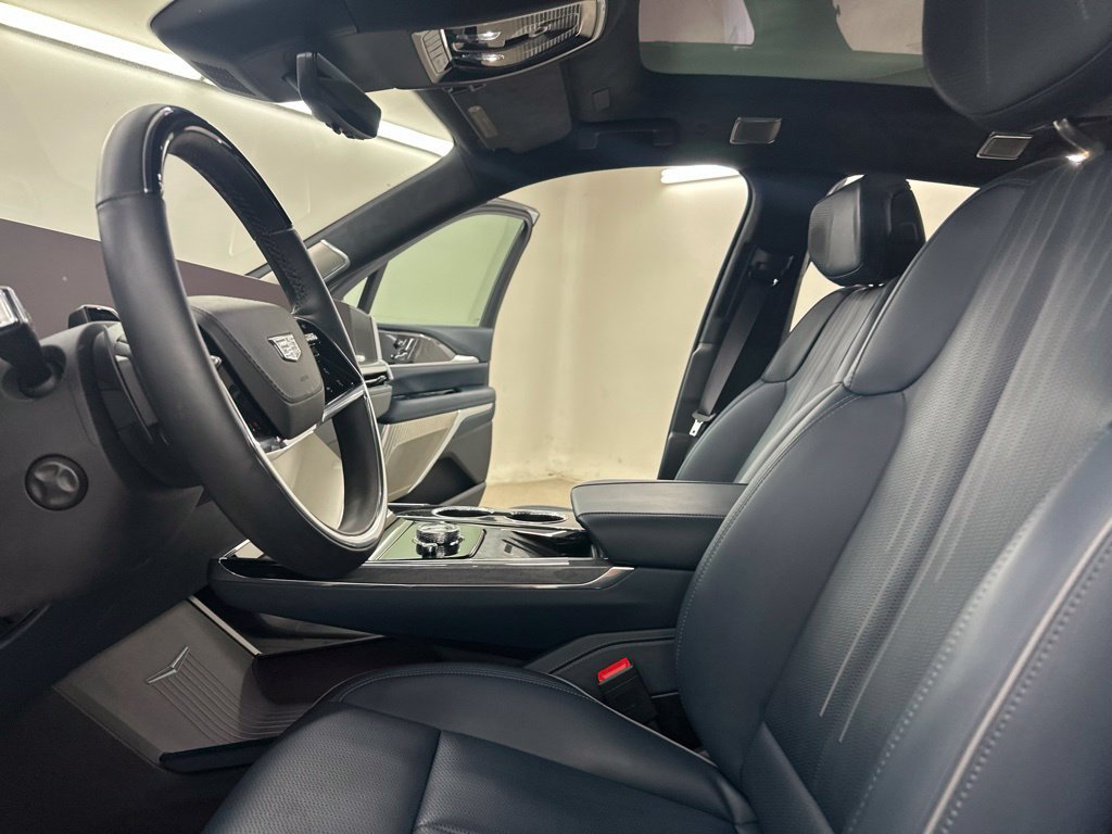 Certified 2026 Cadillac Escalade IQ Sport 2 w/ LPO, Premium Carpet Package AWD/4WD image 36