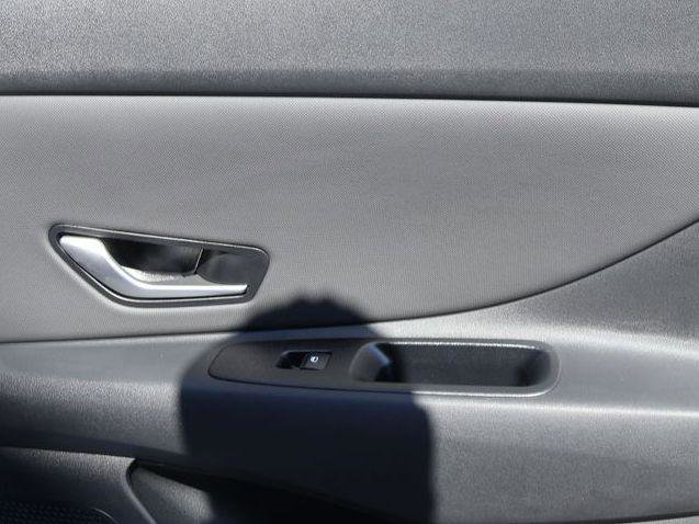 New 2026 Hyundai Elantra Limited image 16