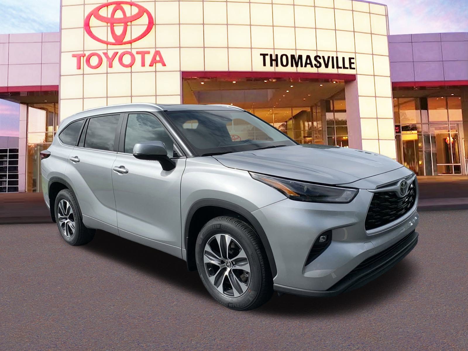 New 2024 Toyota Highlander XLE FWD image 3