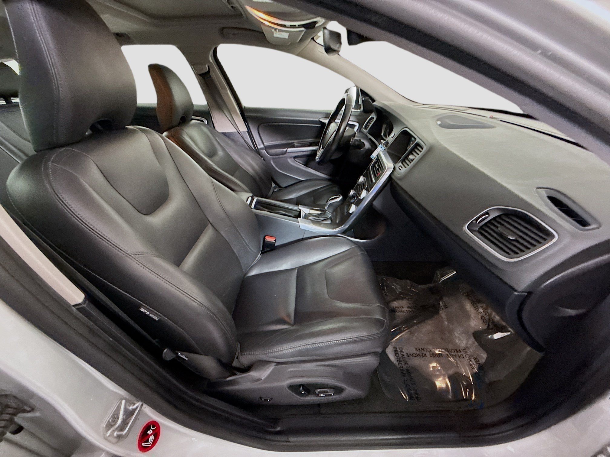 Used 2016 Volvo V60 T5 Platinum w/ Climate Package FWD image 29