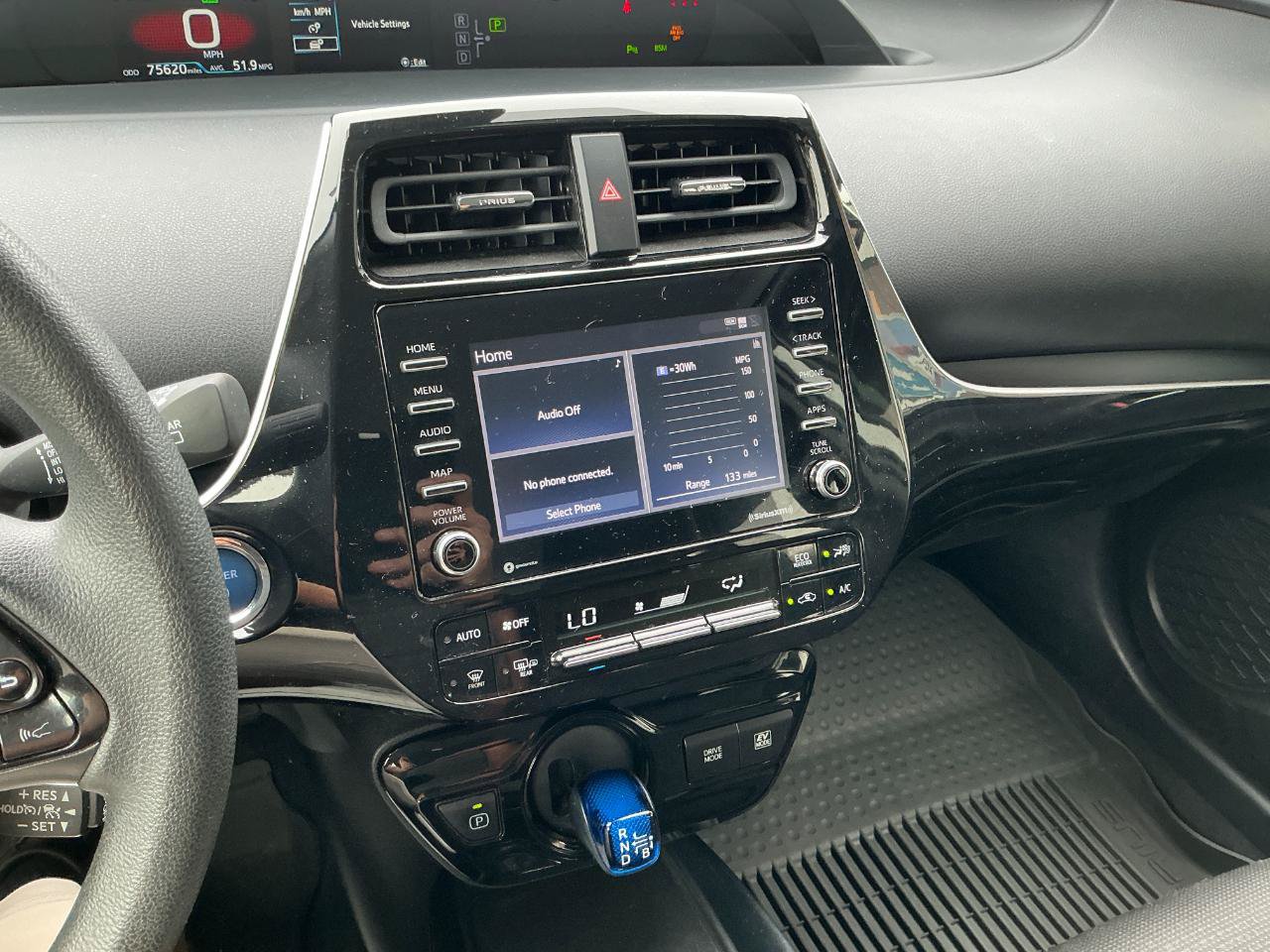 Used 2022 Toyota Prius LE FWD image 11