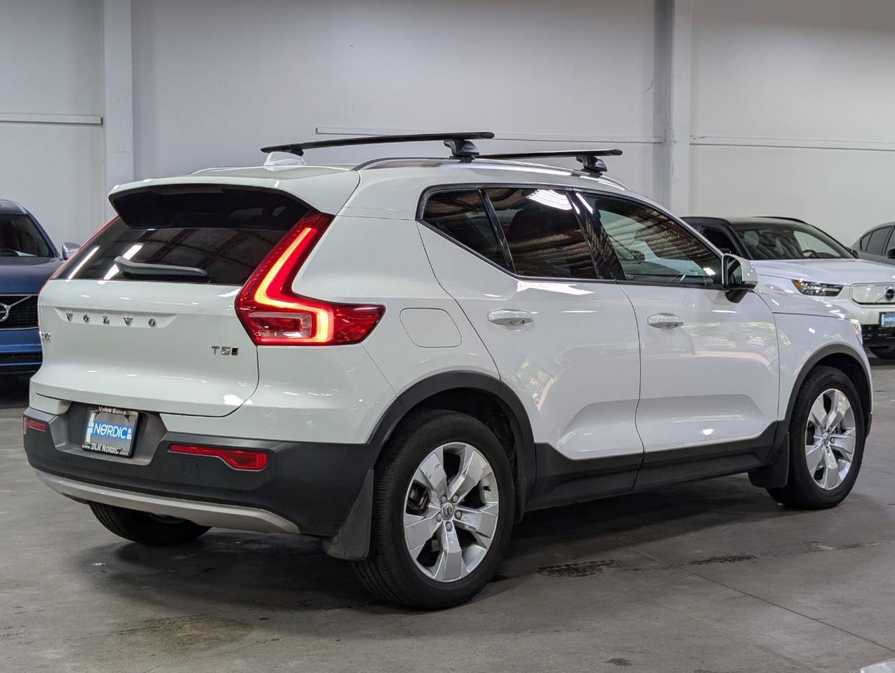 Used 2019 Volvo XC40 T5 Momentum AWD/4WD image 7