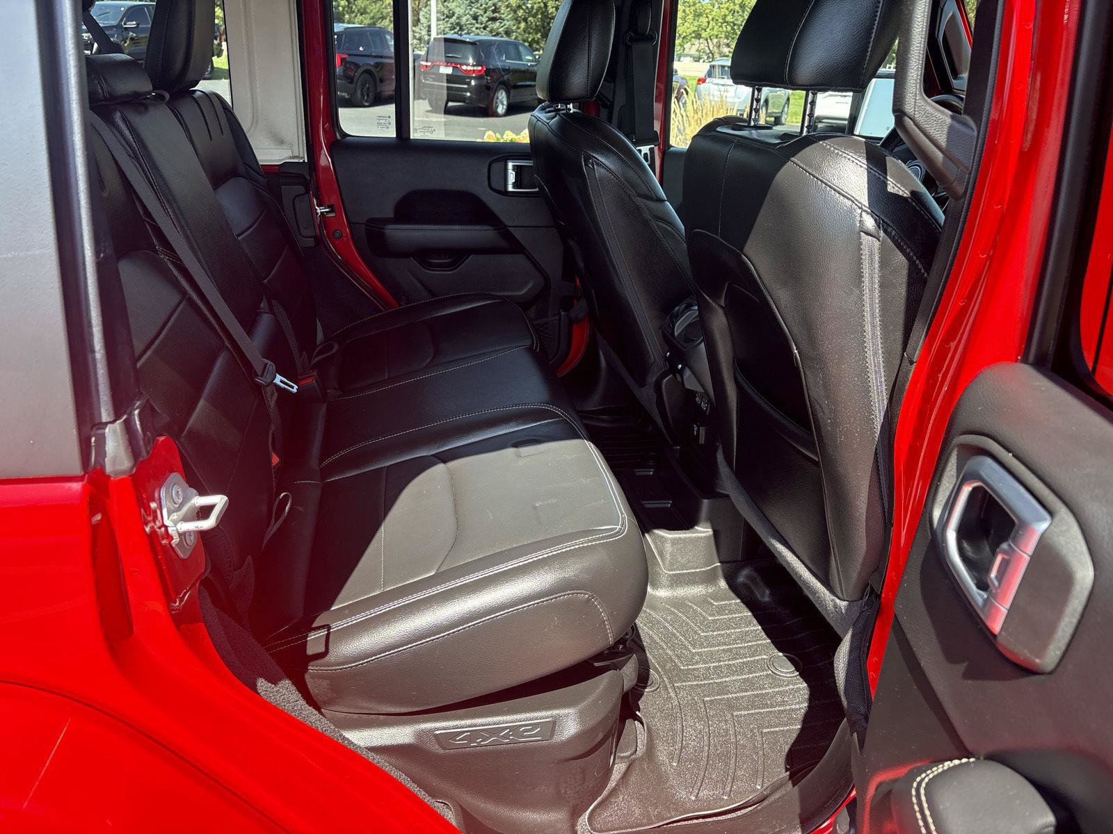 Used 2022 Jeep Wrangler Unlimited Sahara AWD/4WD image 12