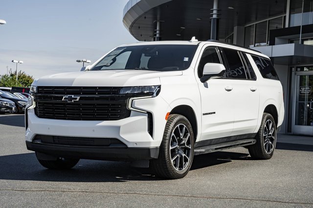 Used 2023 Chevrolet Suburban RST image 3