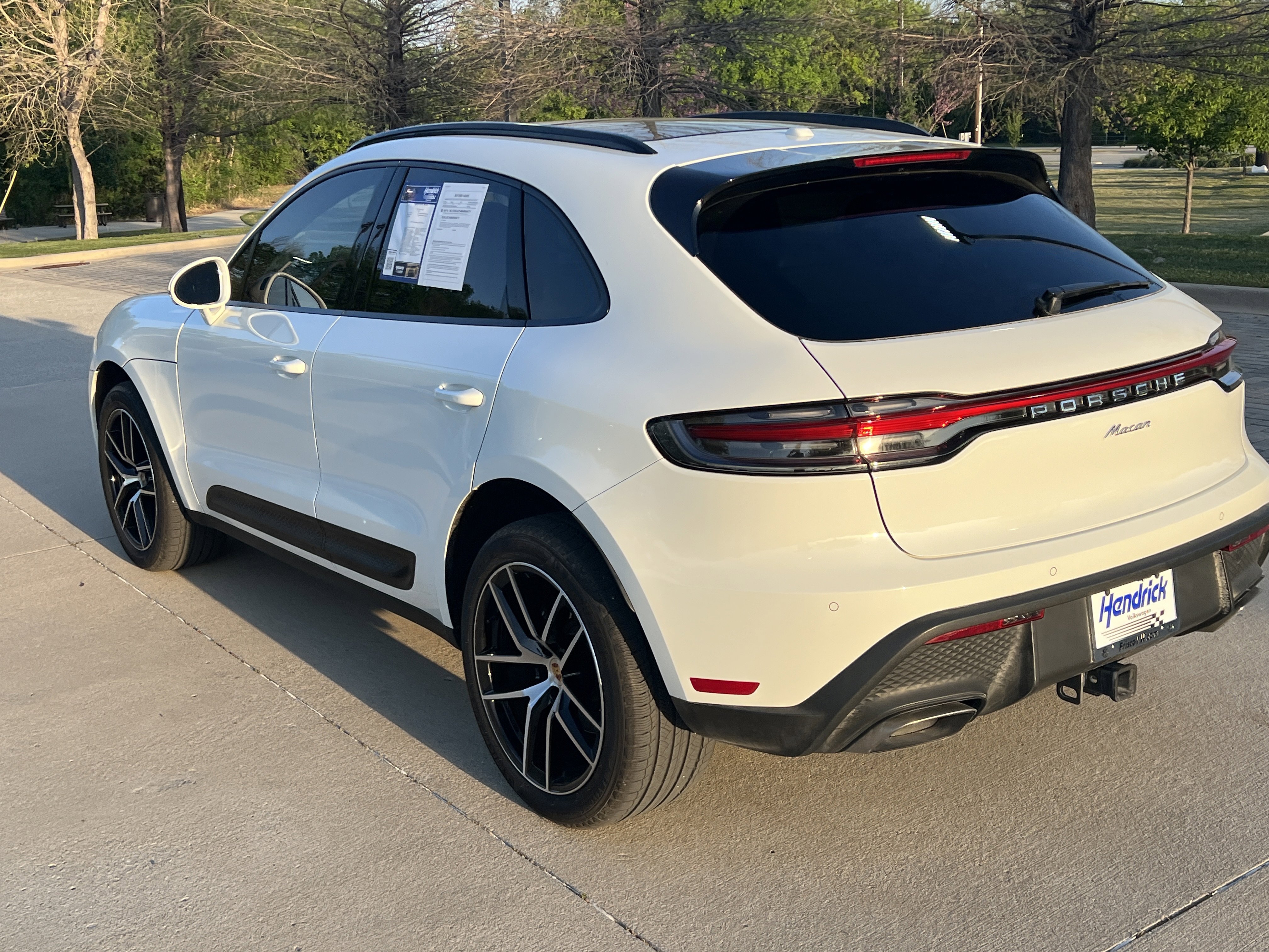 Used 2024 Porsche Macan image 8
