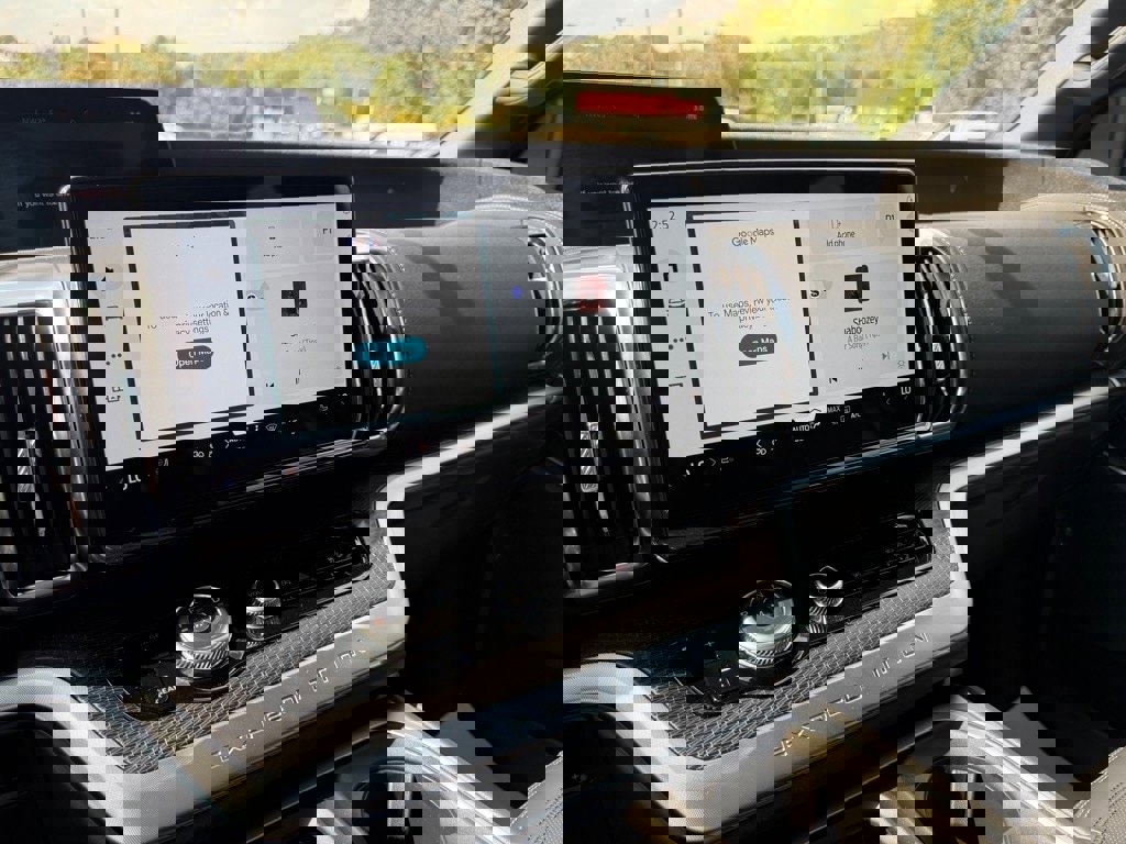 New 2025 Ford Expedition Max Platinum image 18