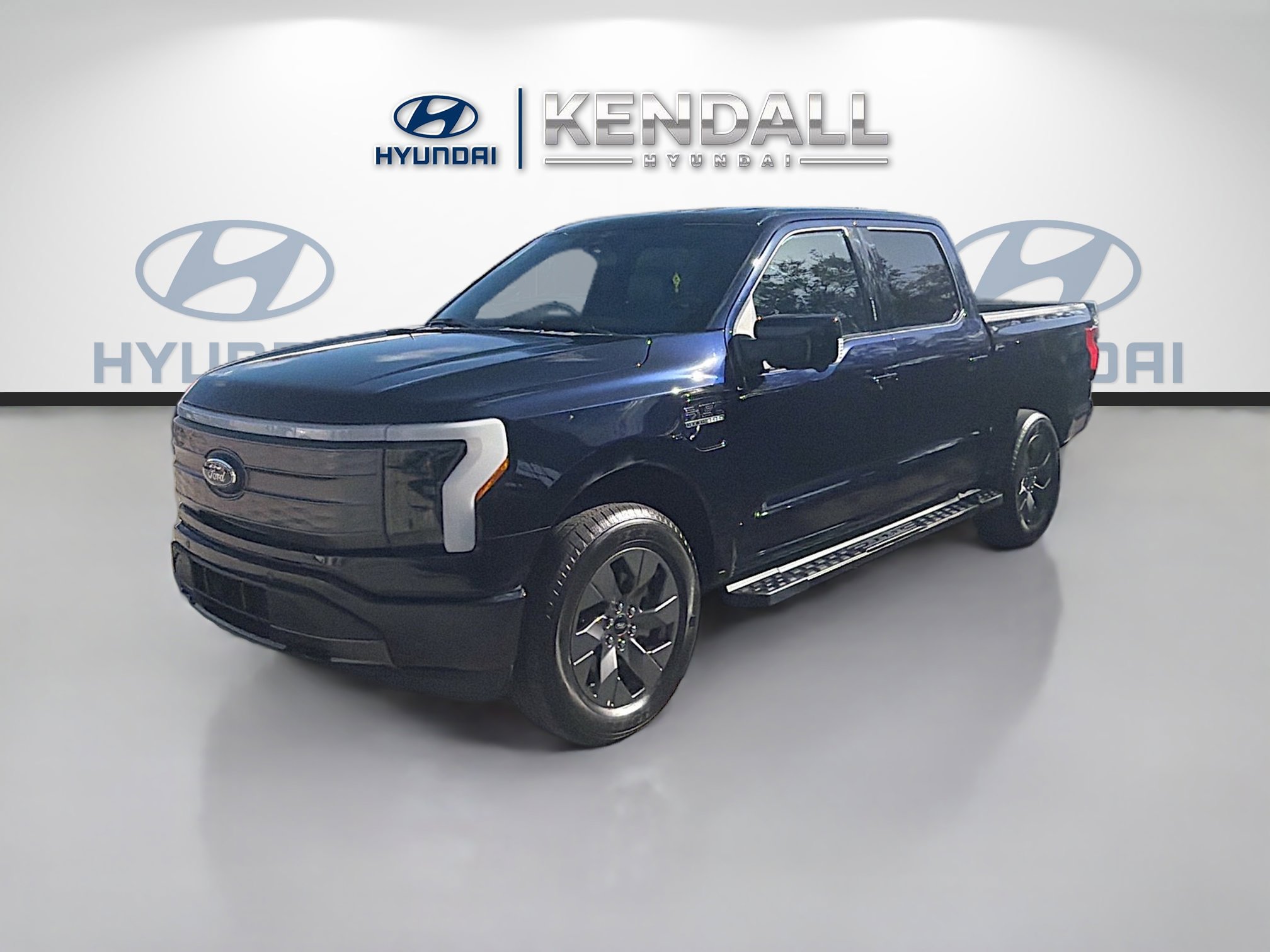 Used 2023 Ford F150 Lightning Lariat image 3