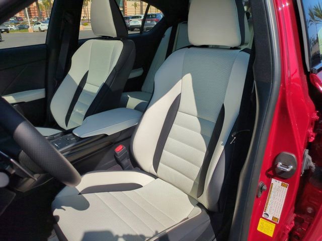 Used 2025 Lexus IS 500 image 11