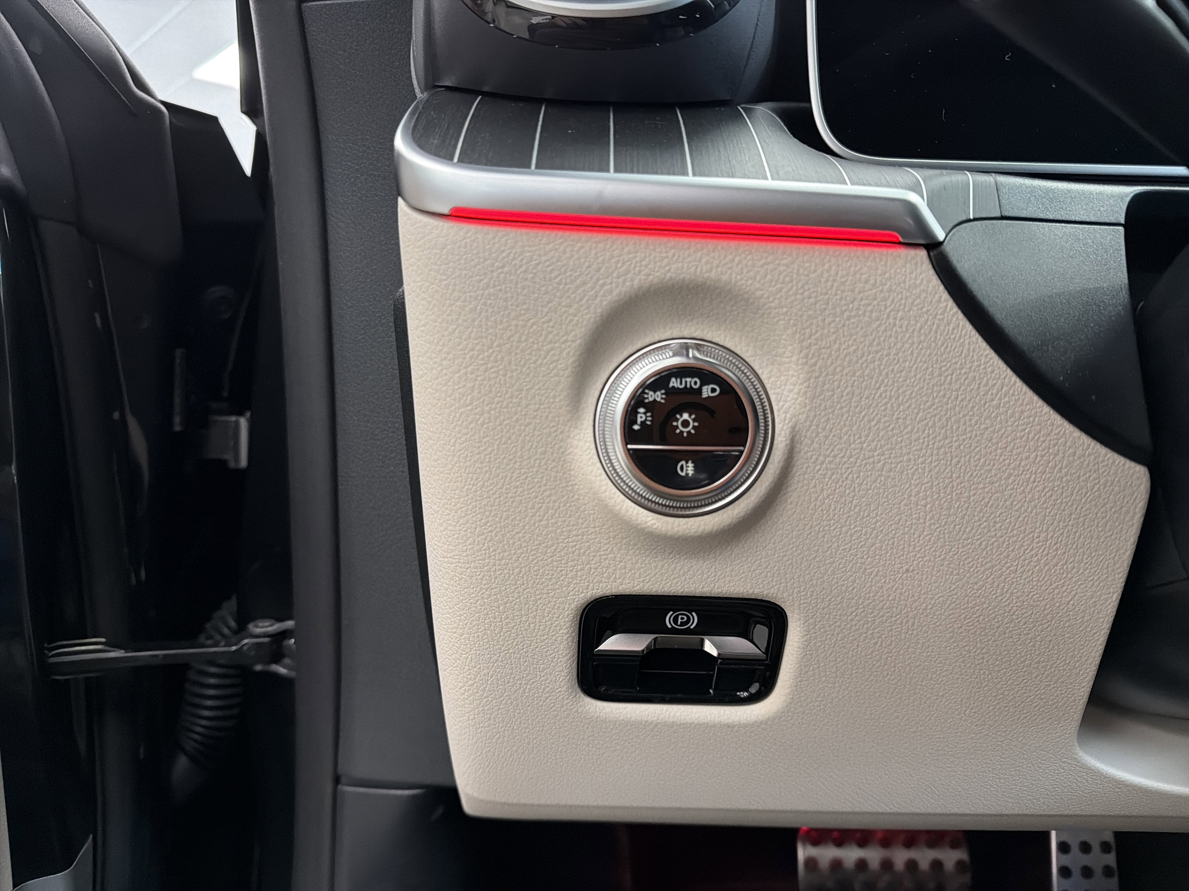 New 2026 Mercedes-Benz CLE 300 4MATIC Coupe image 15