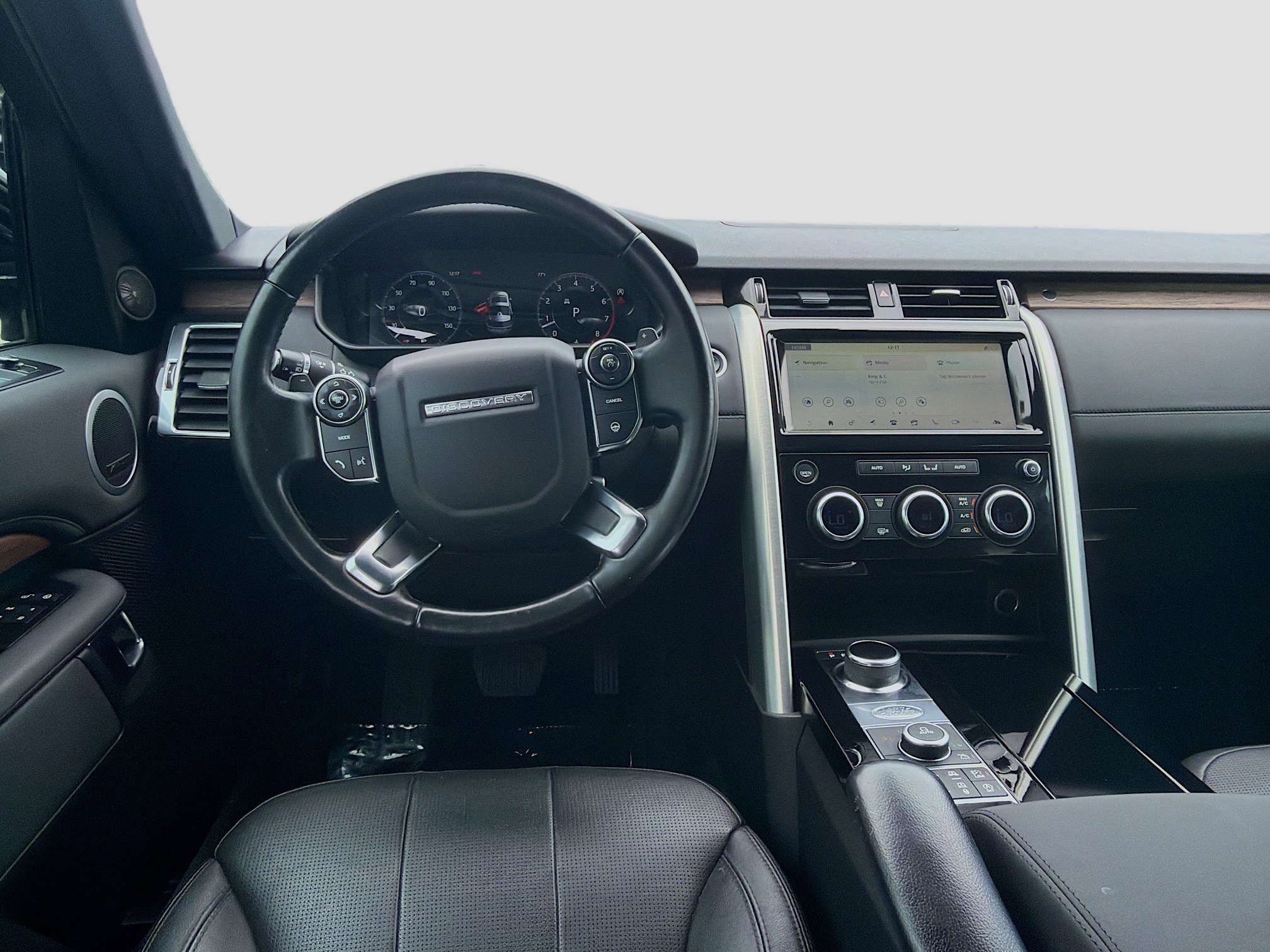 Used 2018 Land Rover Discovery HSE image 21