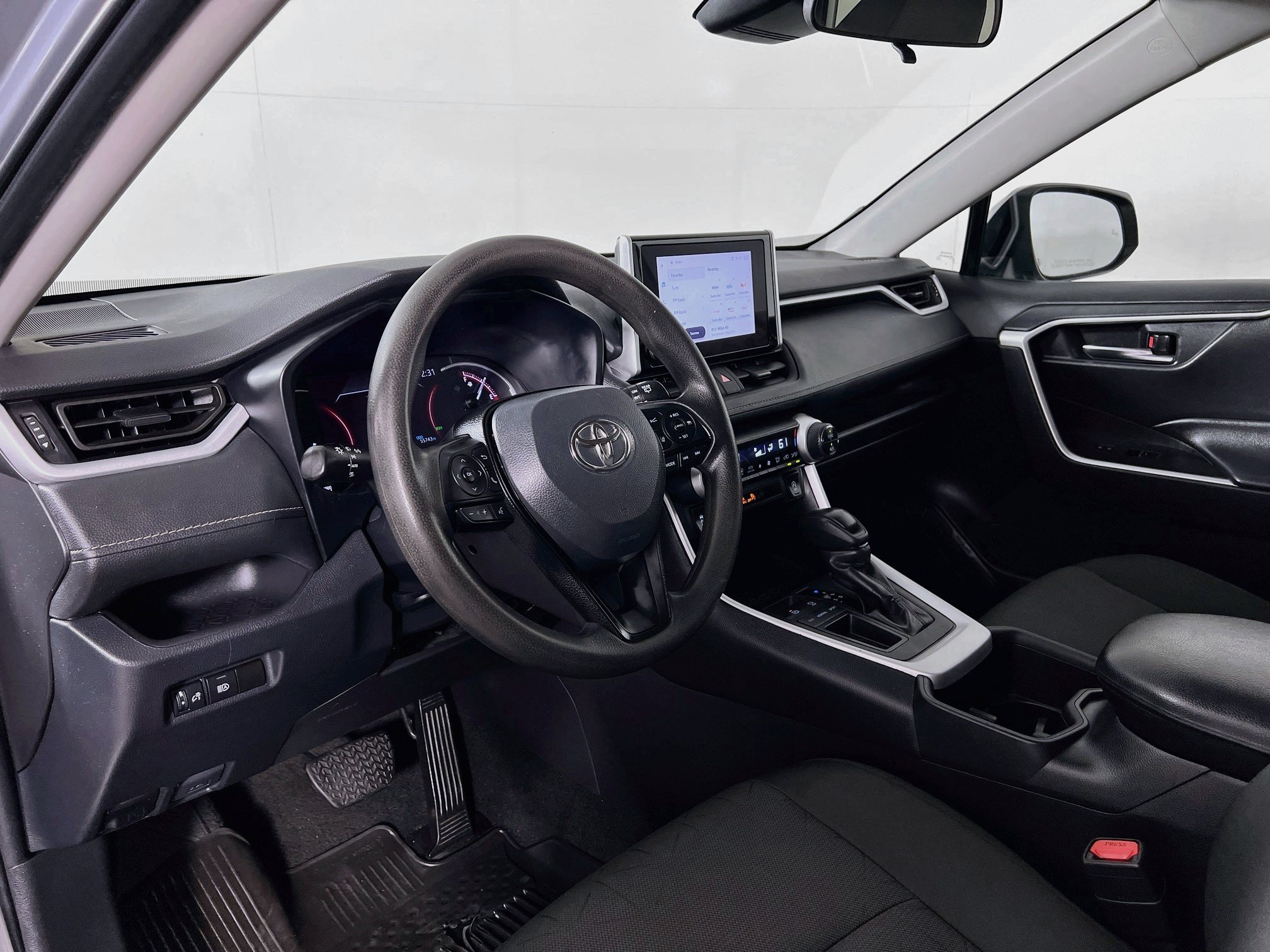 Certified 2024 Toyota RAV4 XLE FWD image 9