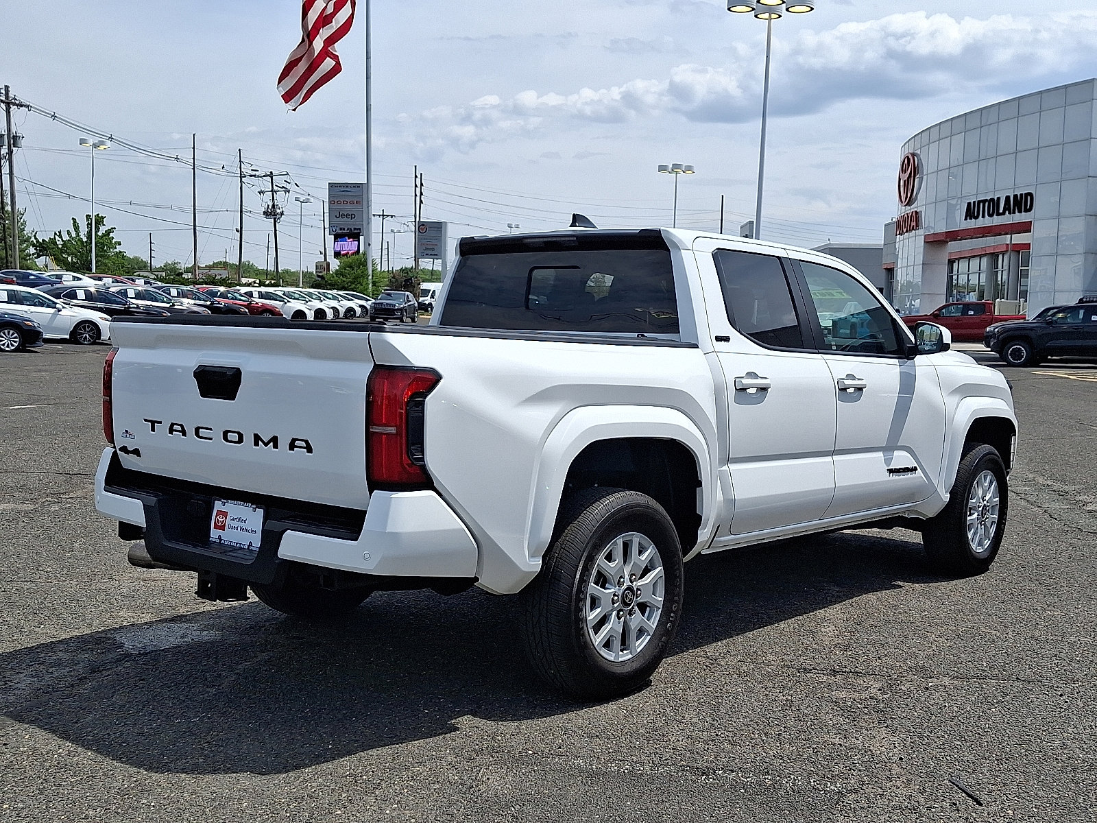 Used 2025 Toyota Tacoma SR5 w/ SR5 Upgrade Package AWD/4WD image 7