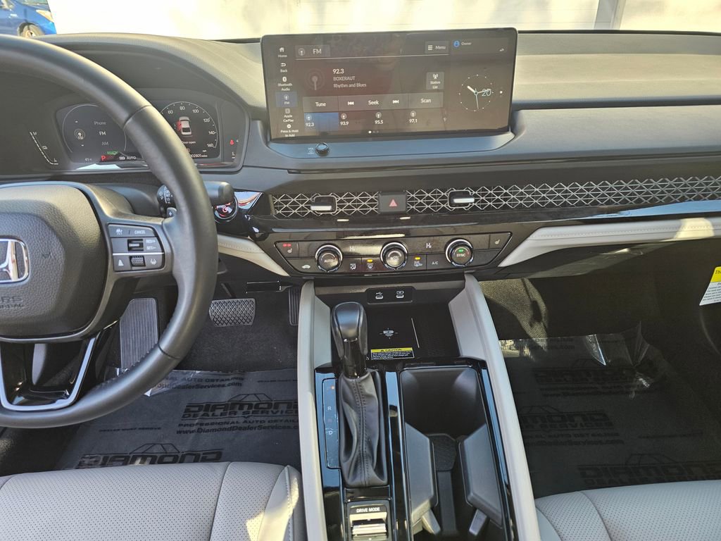 Used 2025 Honda Accord EX-L image 15