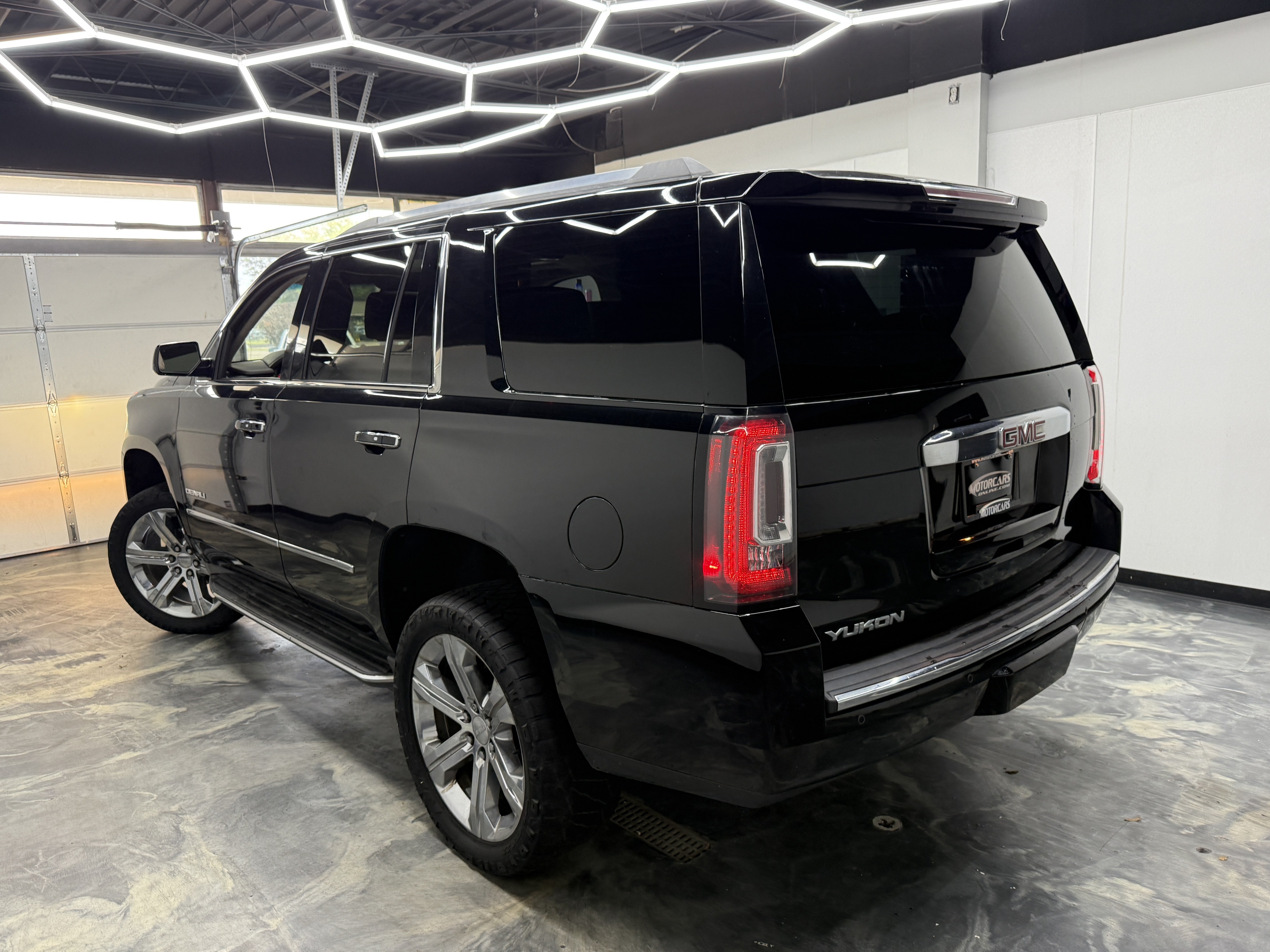 Used 2015 GMC Yukon Denali w/ Open Road Package AWD/4WD image 3
