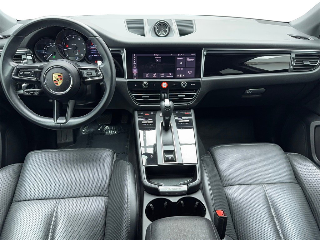 Used 2024 Porsche Macan image 16