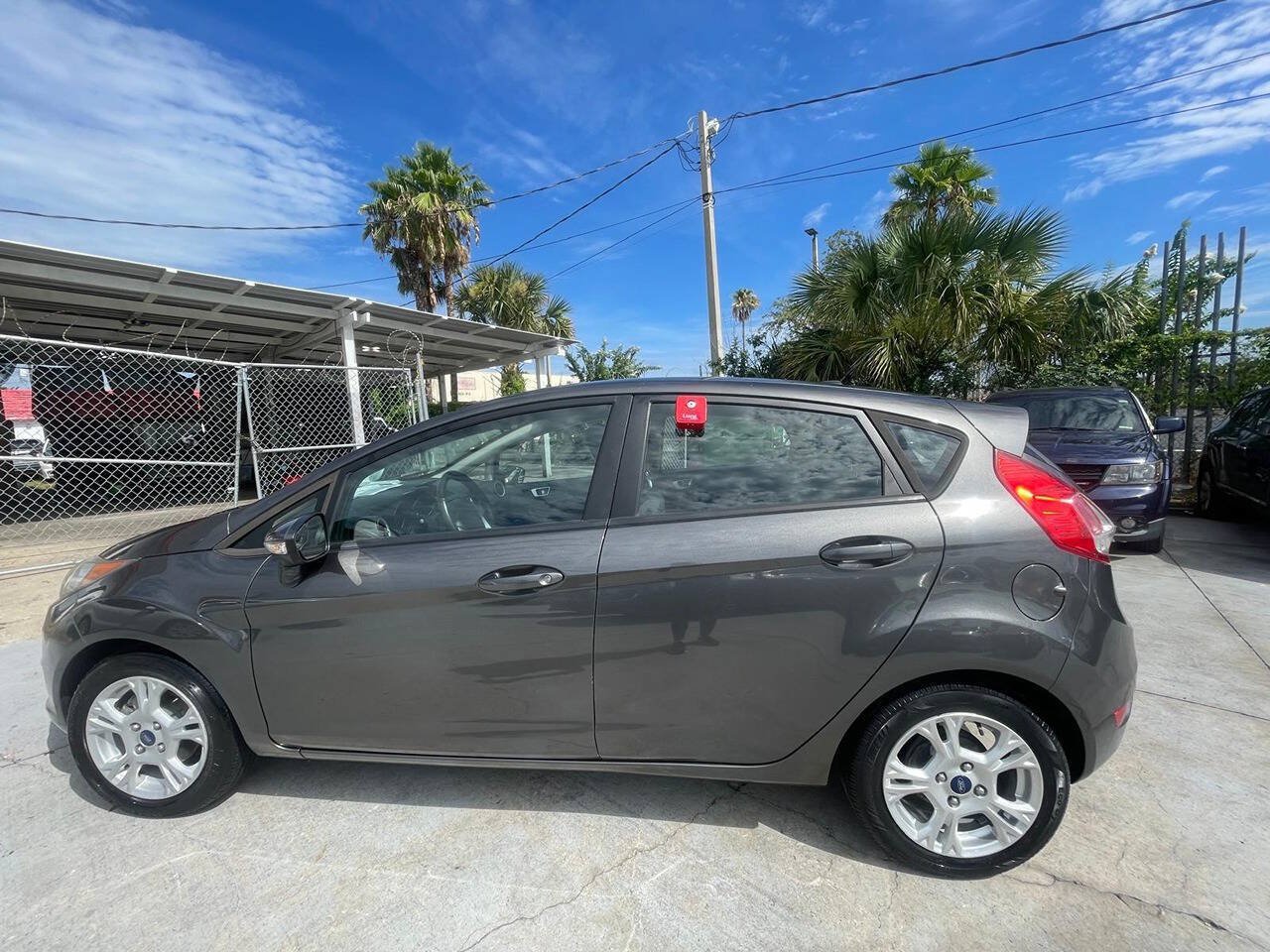 Used 2016 Ford Fiesta SE FWD image 6