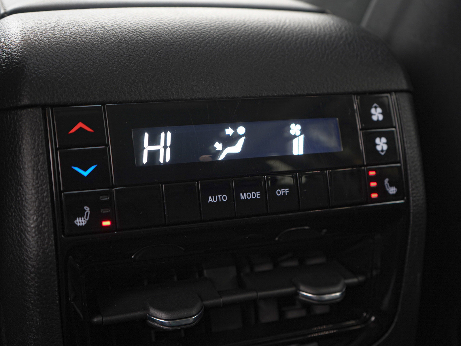 Used 2023 Jeep Grand Cherokee L Limited w/ Luxury Tech Group II image 23