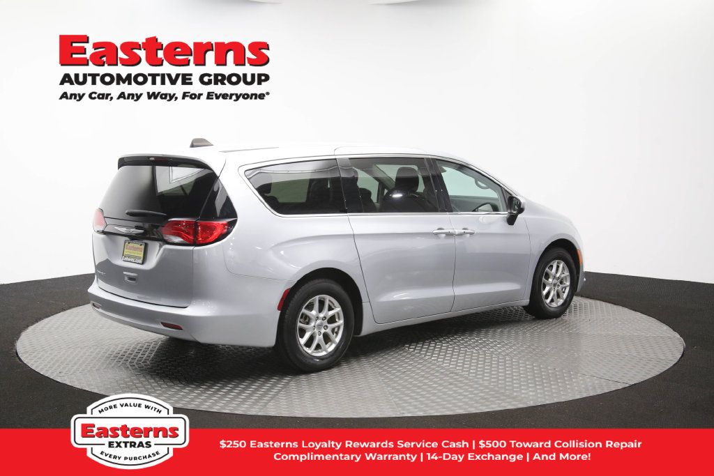 Used 2023 Chrysler Voyager LX FWD image 44