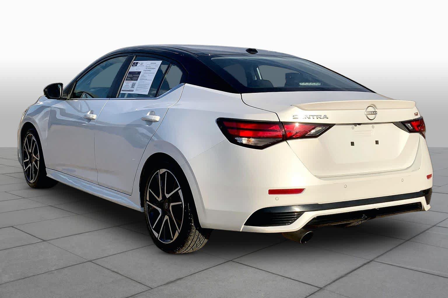 Used 2025 Nissan Sentra SR w/ SR Premium Package FWD image 12