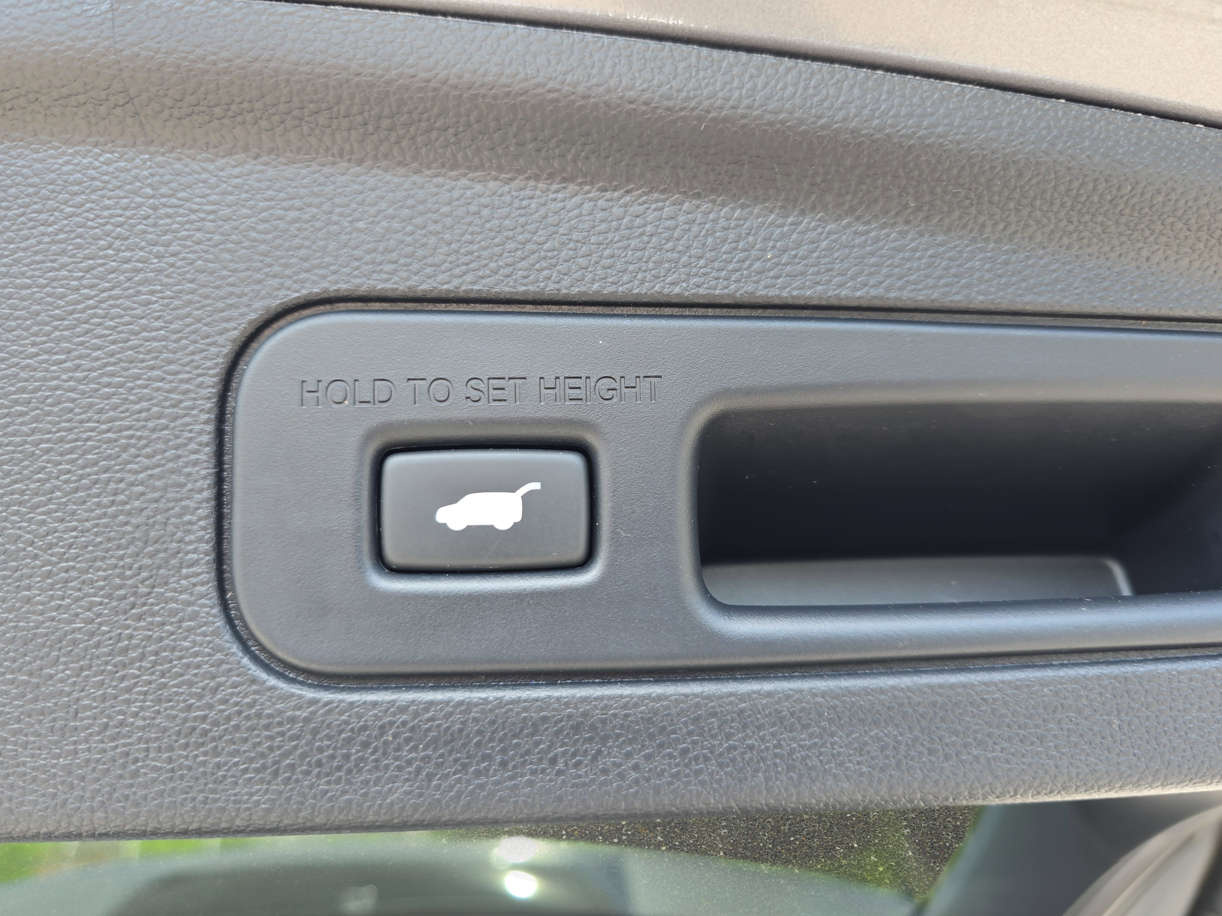 Certified 2025 Acura MDX FWD w/ Technology Package image 13