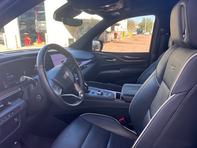 Used 2023 Cadillac Escalade Premium Luxury w/ LPO, Radiant Package image 7