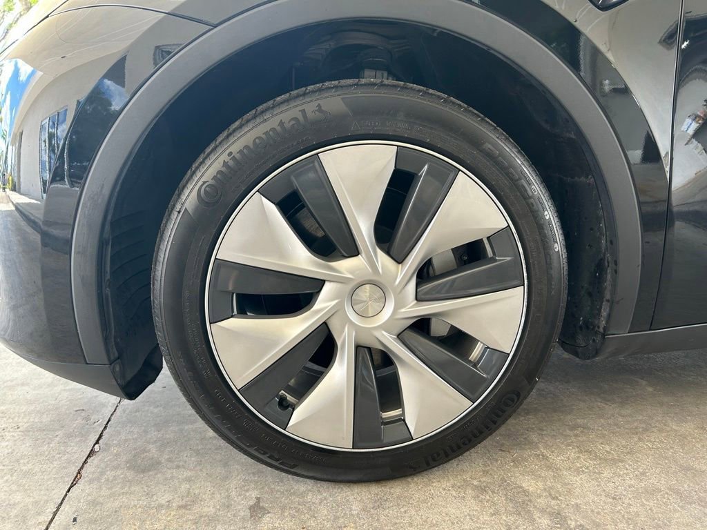 Used 2024 Tesla Model Y Long Range AWD/4WD image 13