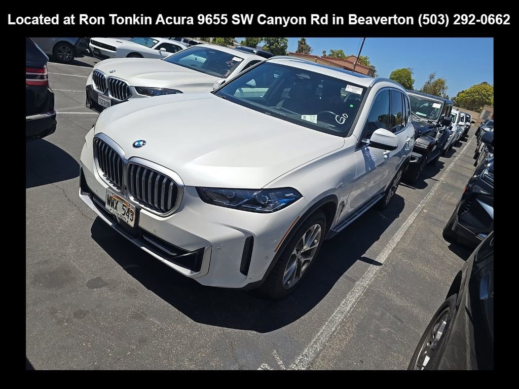 Used 2024 BMW X5 xDrive40i AWD/4WD image 3