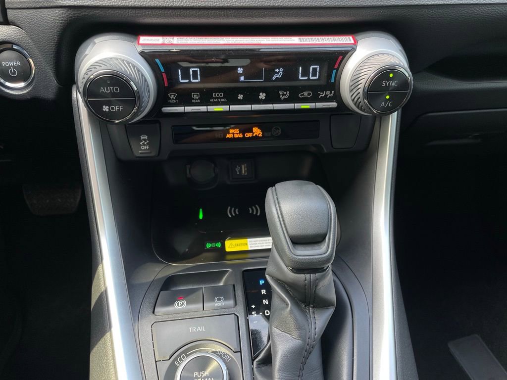 Used 2025 Toyota RAV4 XLE image 18